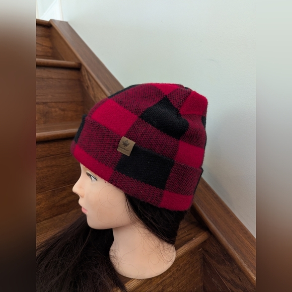 Canadiana Plaid Red and Black Beanie One Size - Picture 2 of 4